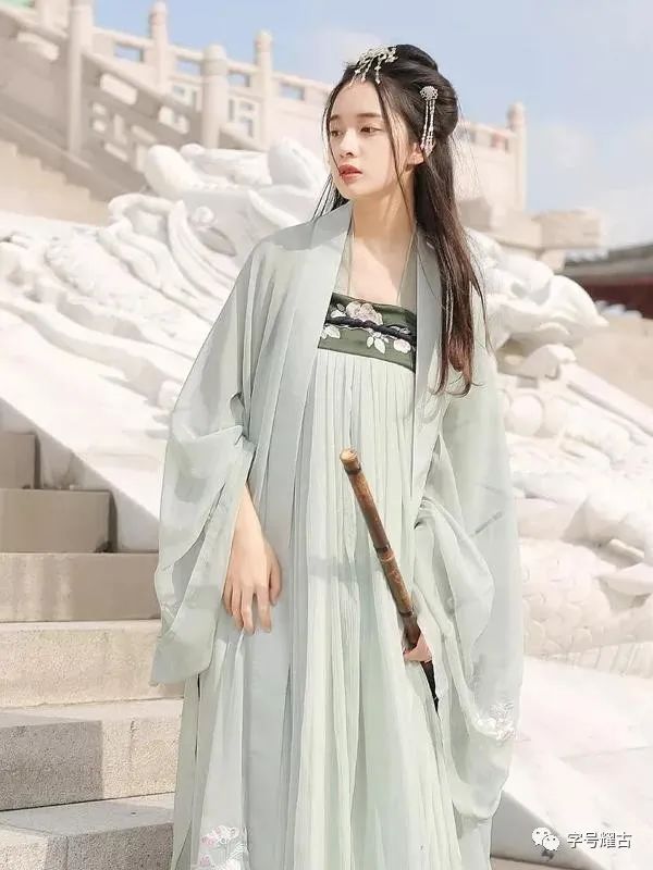 古風(fēng)游戲名字簡單干凈_古風(fēng)六字游戲名_古風(fēng)名字游戲